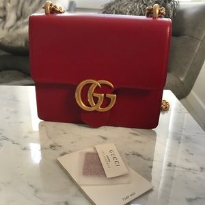 Authentic Gucci
Red Leather Marmont Shoulder Bag